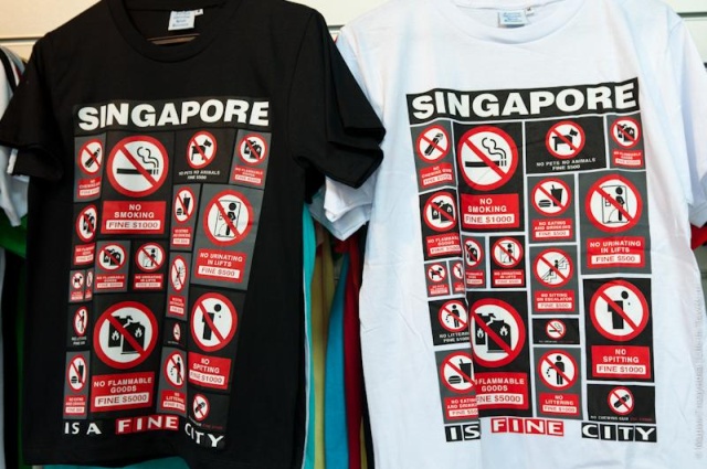 Турист из США получил необычный штраф в Сингапуре (2 фото)