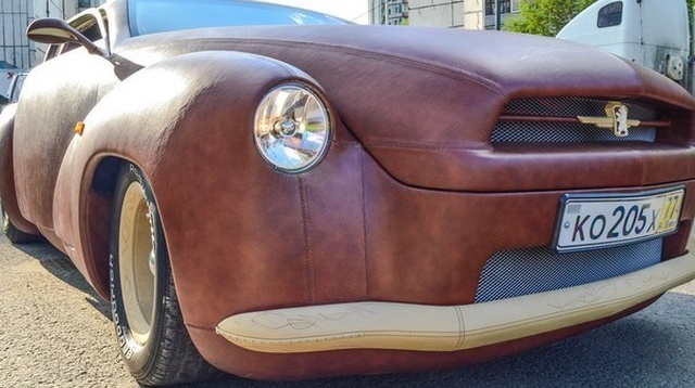 Эксклюзивный кожаный автомобиль с салоном из меха на продаже (10 фото)