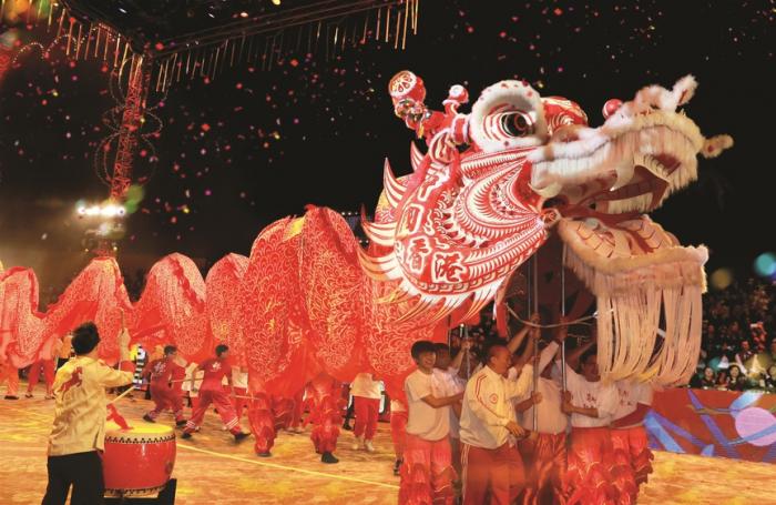 Как встречают Китайский Новый год в Гонконге (9 фото)