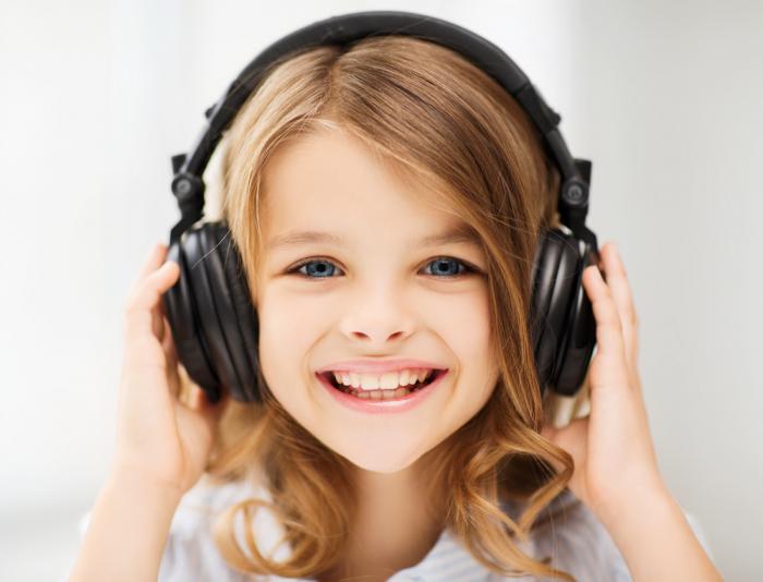 Чем так хороши и удобны аудиосказки для детей их родителям (5 фото)