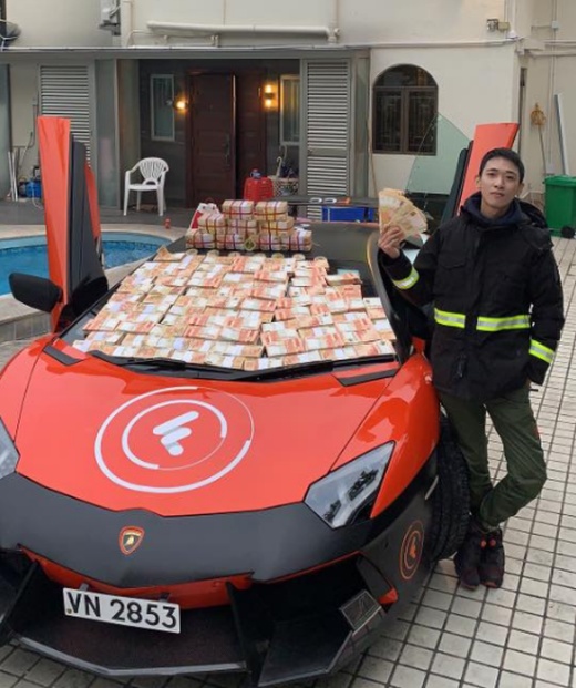 Биткоин-миллионер Вонг Чинг сбросил с крыши почти $13 млн (10 фото)