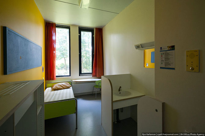 Комфортабельная нидерландская тюрьма (60 фото)