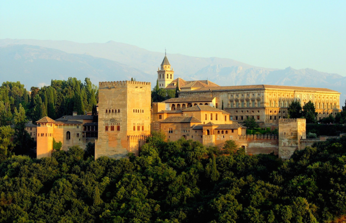 Дворец Альгамбра в Испании (4 фото)