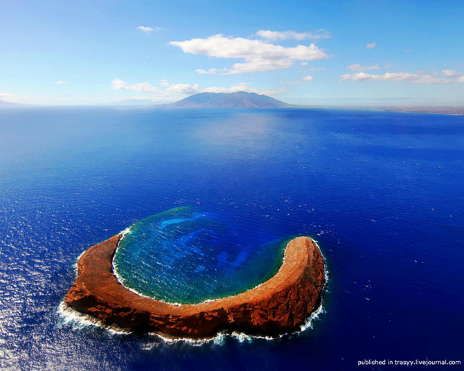 7 самых удивительных вулканических кратеров (15 фото)