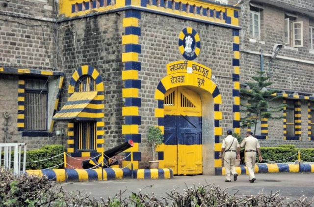 Солнечная паровая кухня в индийской тюрьме (6 фото)