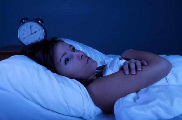 4 причины раннего подъема после сна (2 фото)