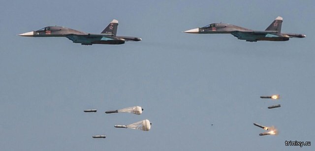 Столкновение авиабомб ОФАБ-500ШР в воздухе запечатлели на фото(4 фото)