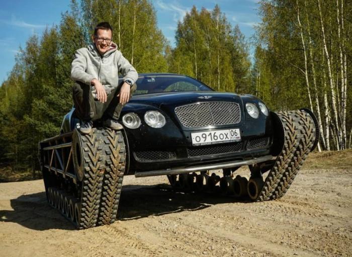 Российские умельцы поставили Bentley на огромные гусеницы (14 фото)