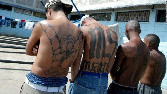 Тюрьма Гондураса с членами известных банд (9 фото)
