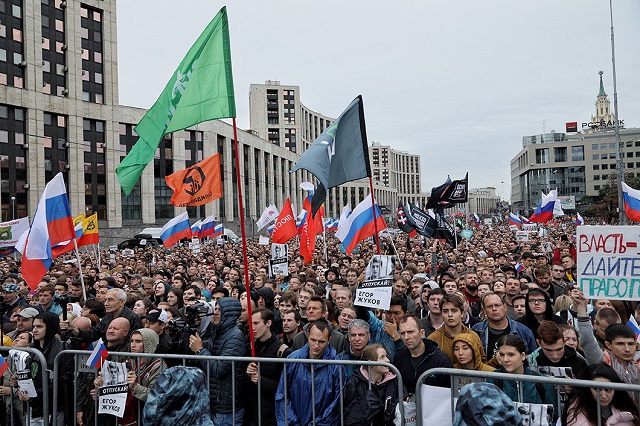 В Москве прошла самая крупная акция протеста с 2011 года (22 фото)