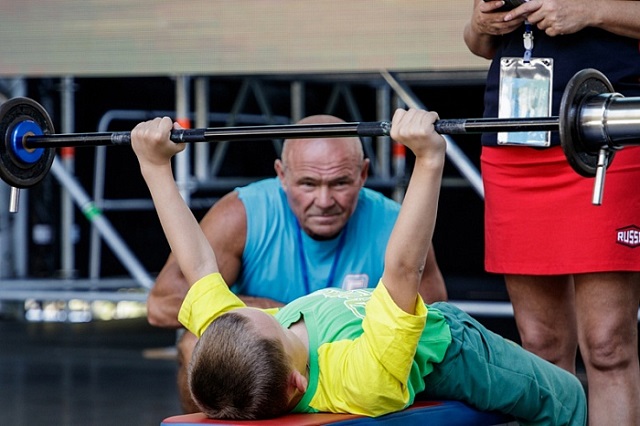 8-летний мальчик-инвалид из Кирова побил мировой рекорд (3 фото)