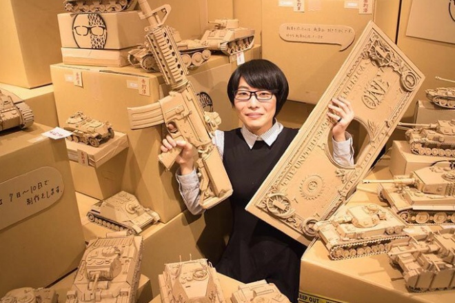 Японка создает невероятные скульптуры из картона (30 фото)