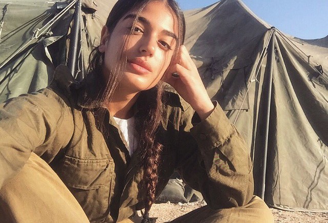 Девушки на военной службе Израиля (10 фото)