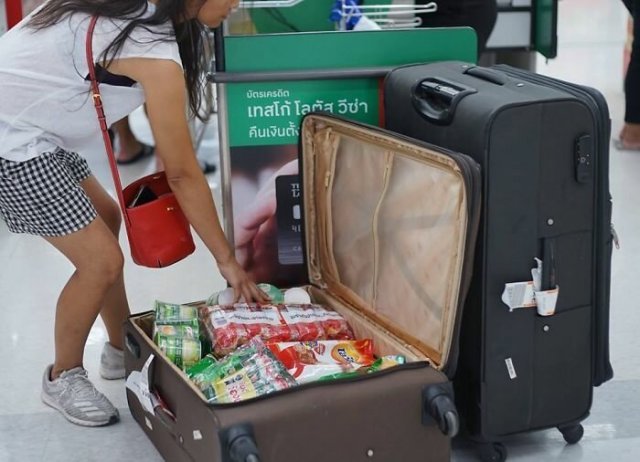 В Тайланде запретили пластиковые пакеты (29 фото)