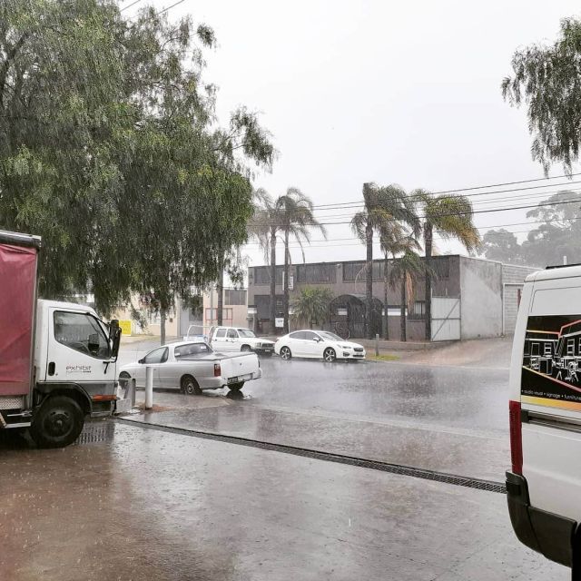 В Австралии пошел дождь и это подарок небес (7 фото)