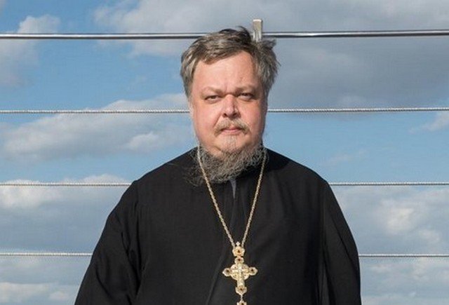 Умер самый медийный священник России Всеволод Чаплин (2 фото)