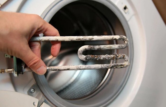 Нужно чистить стиральную машину от накипи (5 фото)