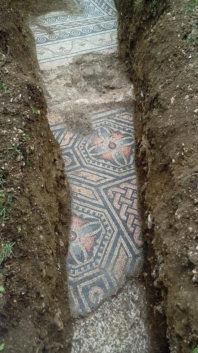 Археологи из Италии случайно обнаружили остатки древней виллы (6 фото)