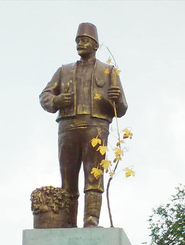 В Одесской области памятник Ленина преобразовали (2 фото)
