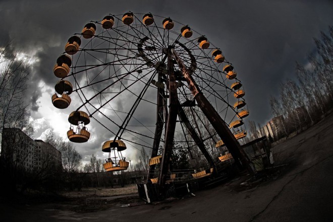 Чернобыль и Зона отчуждения через 100 лет (2 фото)