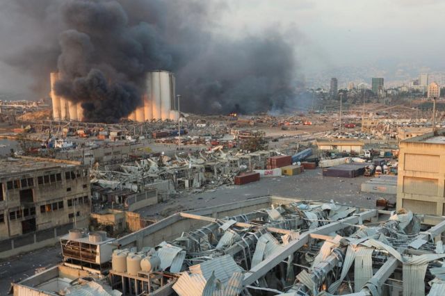  Во взрыве в Бейруте нашли "русский след" (2 фото)