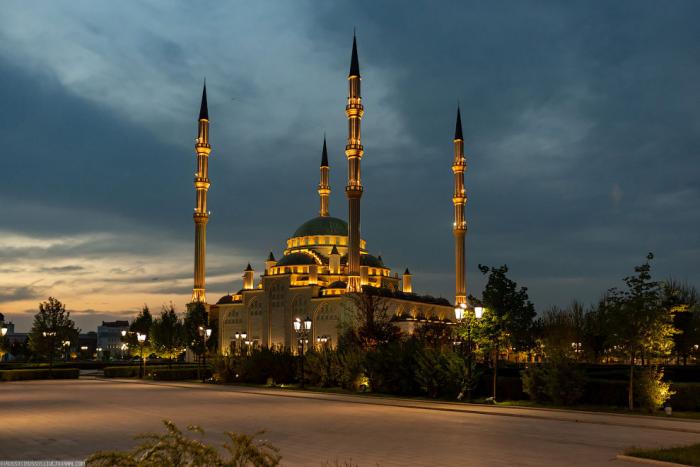 Экскурсия в мечеть «Сердце Чечни» в Грозном (22 фото)