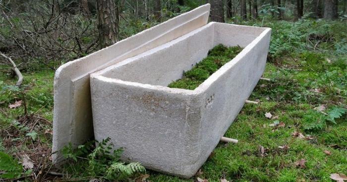 Дизайнер создал экологичный гроб (8 фото) 