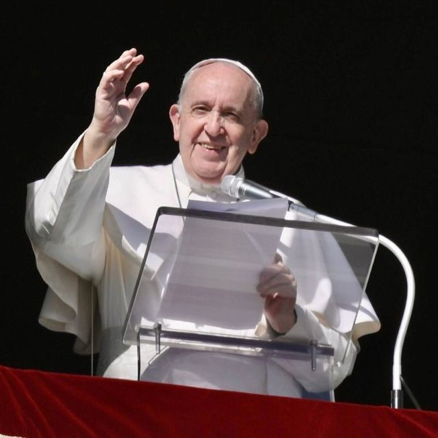 Папа римский Франциск поставил лайк под фотографией (3 фото)