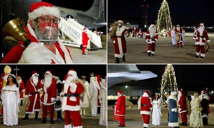 Берлинские Санта-Клаусы призывают надевать маски (12 фото)