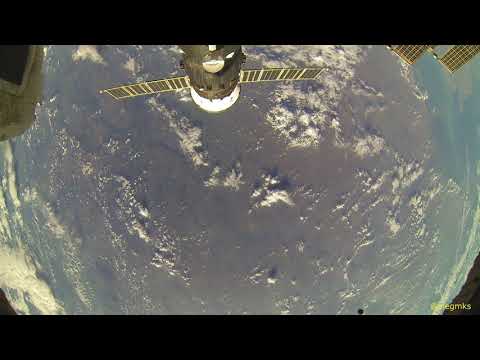 Российский космонавт заснял тайфун с борта МКС (2 фото)