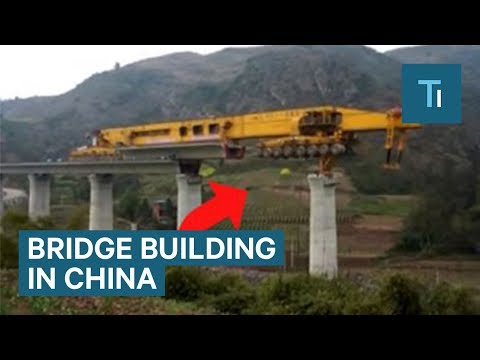 Бешеные краны: как строят мосты в Китае (2 фото)