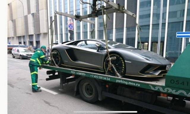 Ивлеева за год заработала 199 штрафов на Lamborghini Aventador(4 фото)