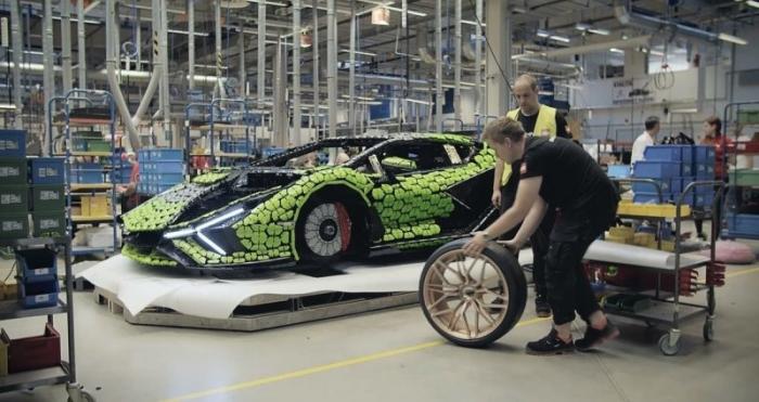 Lamborghini Sian в натуральную величину (17 фото)