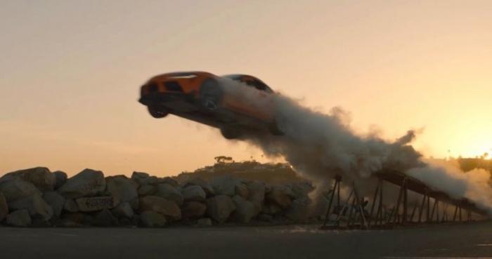 Toyota Supra пролетела 30 метров и приземлилась в стопку (3 фото) 
