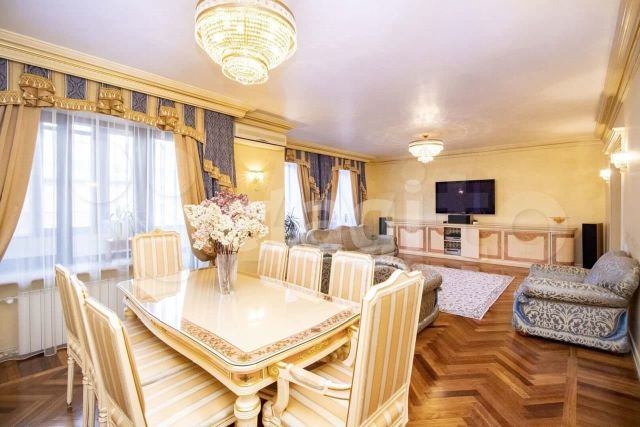 Скромная квартира рядового чиновника за 46 миллионов рублей (10 фото)