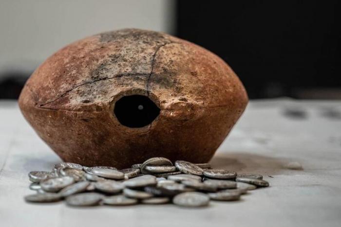 В ОАЭ нашли ценный клад возрастом 2300 лет (3 фото) 