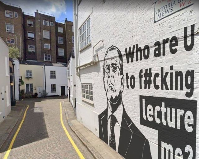 В Лондоне появилось граффити с Сергеем Лавровым и его известной цитатой (2 фото)