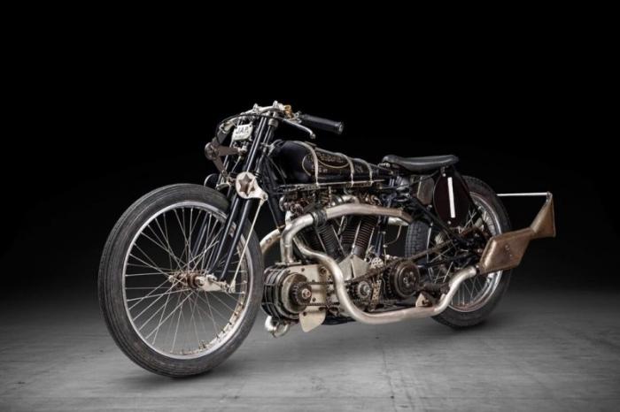 Репродукция мотоцикла Brough Superior SS100 от Эвана Кэмерона (15 фото)