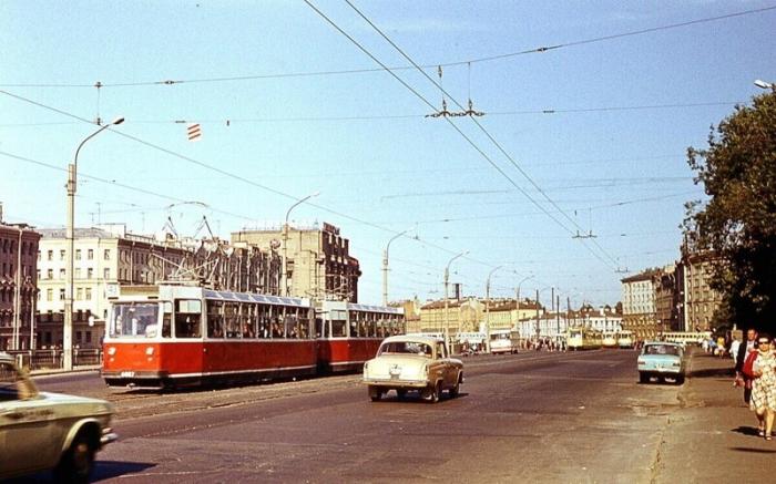 Прогулка по Ленинграду 1975 года (21 фото)