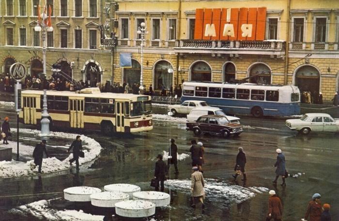 Прогулка по Ленинграду 1976 года (24 фото)