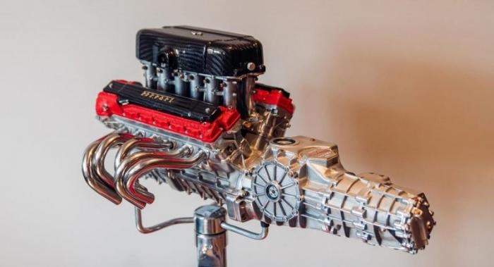 Уменьшенные копии двигателей Ferrari: на создание каждого требуется больше года (12 фото)  