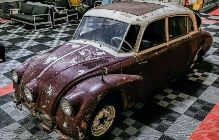  Редкую Tatra T 87 выставили на аукцион (11 фото)  