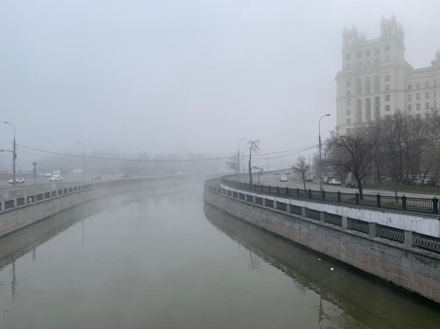  Это не Silent Hill, это Москва: густой туман окутал столицу (12 фото)