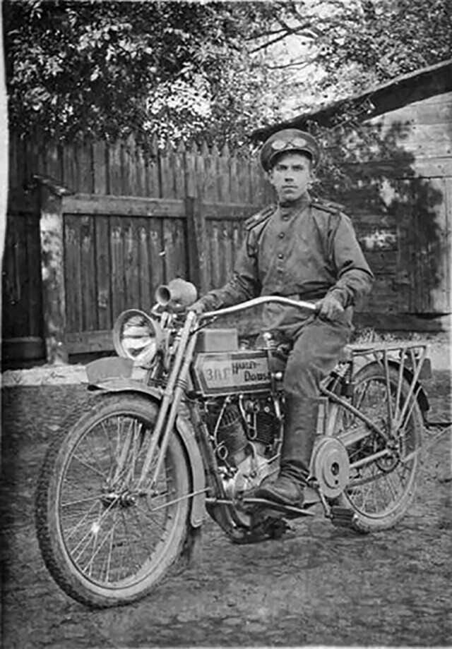  Мотоциклы в царской России и СССР: 30 снимков для любителей ретро мототехники (27 фото)  