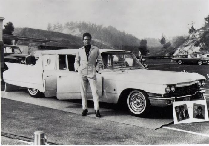 Gold Car Элвиса Пресли, созданный королем кастомайзинга Джорджем Баррисом (11 фото) 