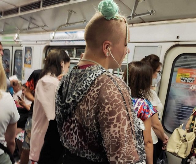 Чудаки и модники из метро (20 фото)