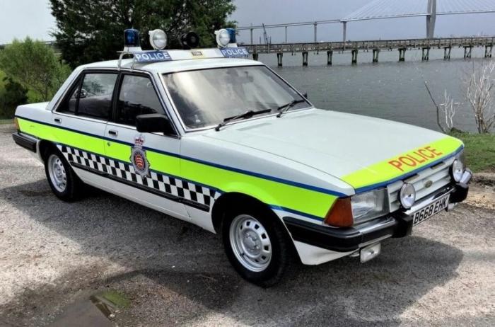  Ford Granada Police Car 1985 — Патрульный автомобиль британских полисменов (14 фото)  