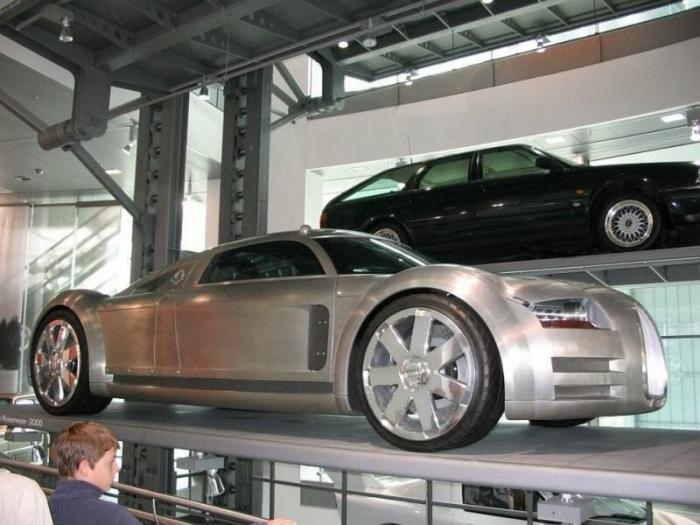  Audi Rosemeyer — неповторимый и концептуальный суперкар 2000 года (9 фото)  