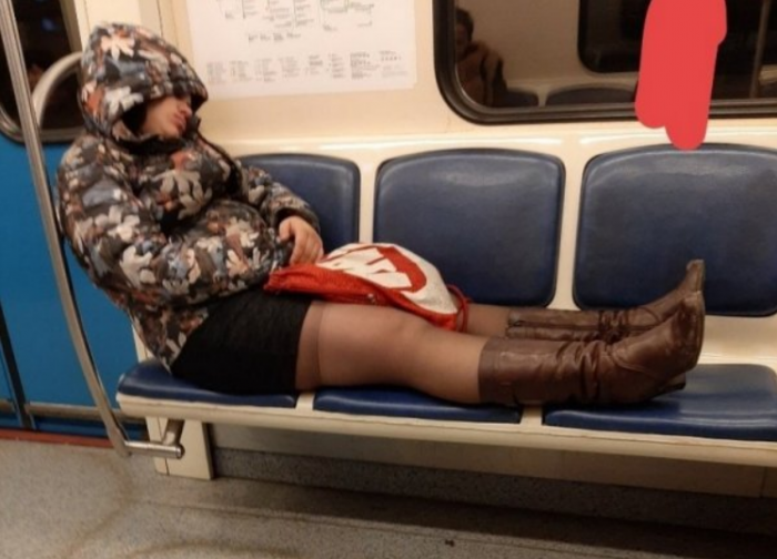 Чудаки и модники из метро (16 фото)