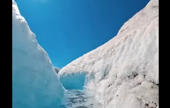 Ледниковый ручей на Аляске (видео)